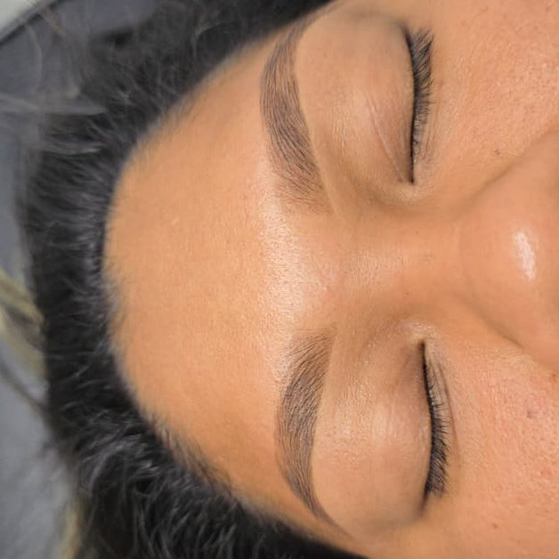 Diseño y Pigmentación de Cejas Semipermanente con tintes ELAN